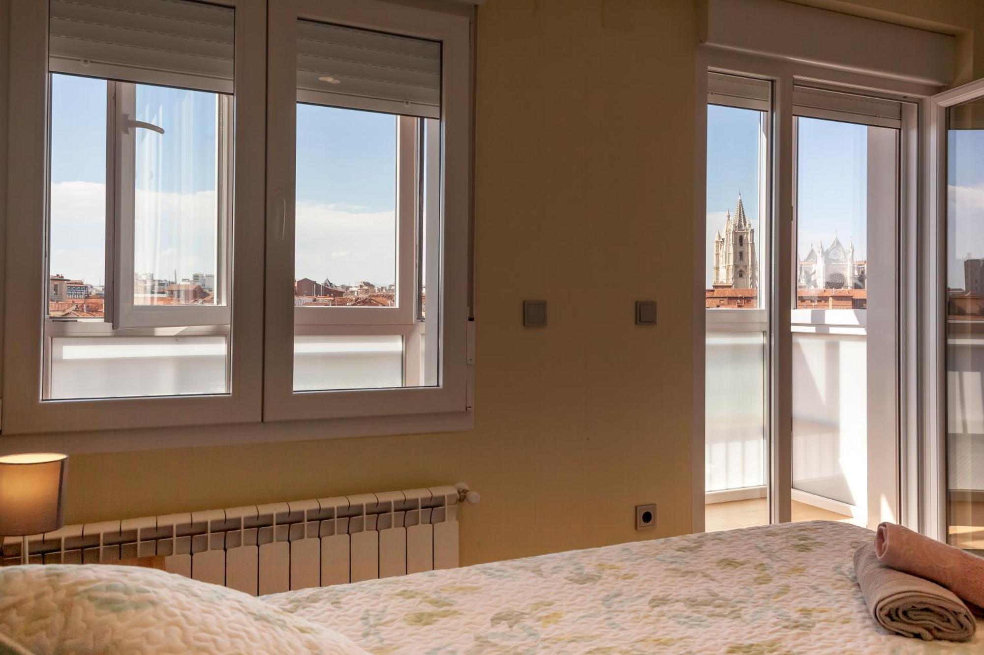 The View - Apartamento Reformado Con Vistas A La Catedral - Leonapartamentos Exterior foto